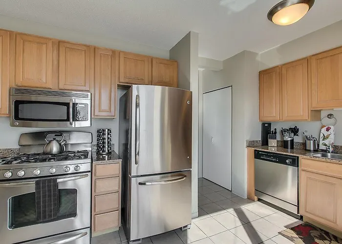 The Penthouse At Grand Plaza 4*
