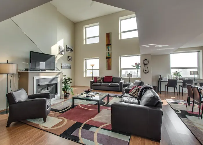 The Penthouse At Grand Plaza Chicago