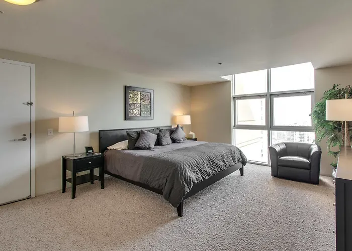 The Penthouse At Grand Plaza 4*